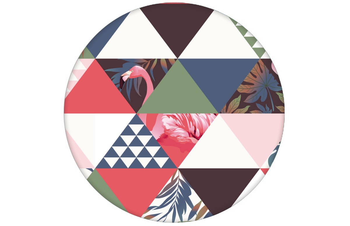 Moderne, exotische Design Tapete "Flamingo Puzzle" mit grafischen Dreiecken in grün Vliestapete grafischaus dem GMM-BERLIN.com Sortiment: braune Tapete zur Raumgestaltung: #afrika #Dreieck #exotisch #FarrowandBall #Flamingo #grafisch #modern #Reise #Trend #voegel #Vogel #wild #wildlife für individuelles Interiordesign