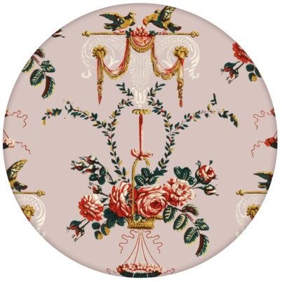 Ornament Tapete "Pure Rococo" mit Rosen, Tauben und Blumen Kränzen in rosaaus dem GMM-BERLIN.com Sortiment: rosa Tapete zur Raumgestaltung: #rosa für individuelles Interiordesign