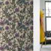Wandtapete creme: Üppige florale Tapete "Victorias Treasure" mit Paradies Vögeln Blumen Vliestapete in beige - große Wandgestaltung