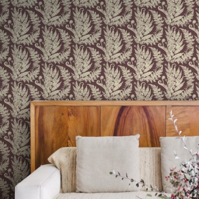 Wandtapete dunkel braun: Florale Farn Tapete "Heidis Fernerie" mit großem Muster in braun rot Wandgestaltung