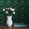 Schlafzimmer tapezieren in mittelblau: Petrol blaue Tapete "Wild Bananas" mit Blättern, Vlies-Tapete üppige Blumentapete für Schlafzimmer