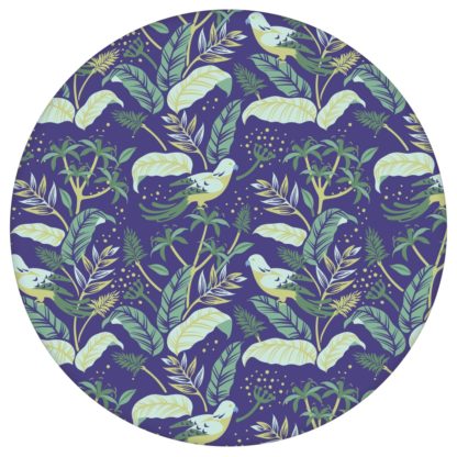 Dunkel blaue Tapete "Wild Birds" mit Dschungel Vögeln, Vlies Tapete Blumen Tiere, schöne Blumentapete für Flur, Büroaus dem GMM-BERLIN.com Sortiment: blaue Tapete zur Raumgestaltung: #00175 #Blätter #Blaue Tapeten #Büro #dschungel #dunkelblau #flur #Papagei #Tier Tapete #tiere #tropisch #voegel für individuelles Interiordesign