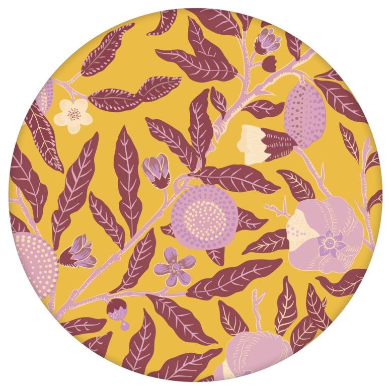 Moderne Jugendstil Tapete "Granatapfel Baum" nach William Morris, senf gelbe Vlies Tapete Natur Wanddeko für Schlafzimmer aus den Tapeten Neuheiten Blumentapeten und Borten als Naturaltouch Luxus Vliestapete oder Basic Vliestapete