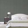 Tapete Wohnzimmer grau: Graue, exotische Streublümchen Tapete mit kleinen Blüten, graue Vliestapete für Wohnzimmer